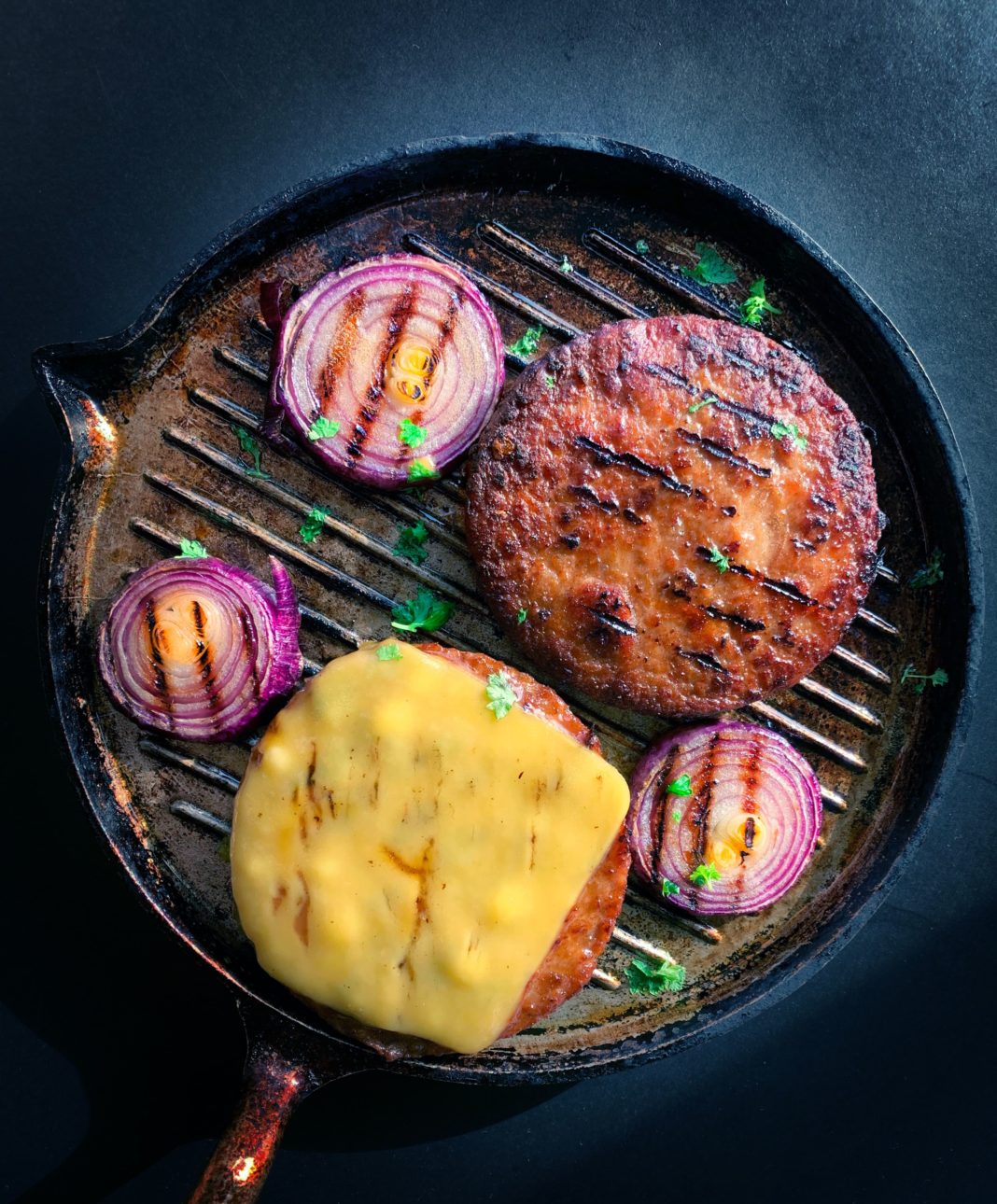 likemeat-cLE-0dBhvss-unsplash-min is vegan meat sustainable